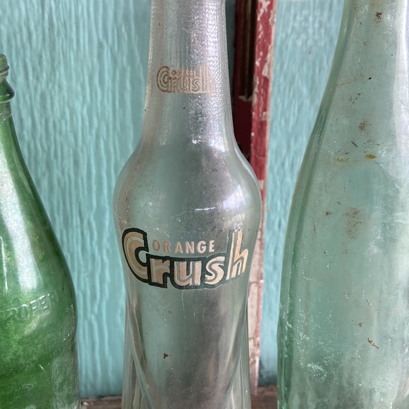 Four old bottles Sprite 7-Up orange crush and unknown - Picture 6 of 11
